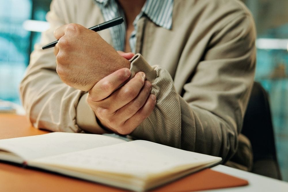 Tendinitis en la muñeca en la parte externa / Clínica de fisioterapia Recuperate